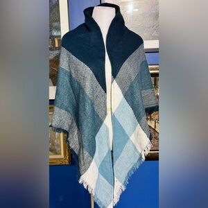 Wander Beauty Blue and Gray Plaid Wrap